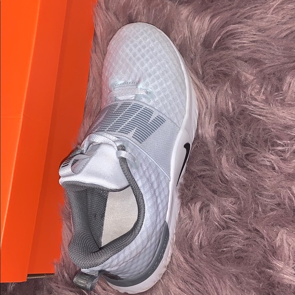 nike shoes - Picture 3 of 7